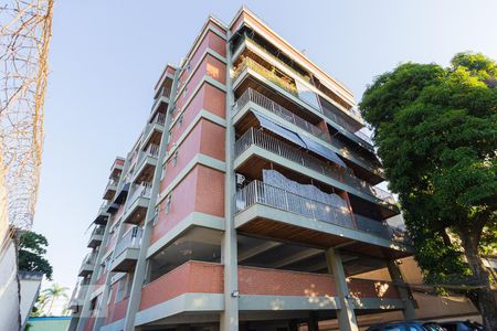 Apartamento à venda com 184m², 3 quartos e 2 vagas Apartamento à venda com 184m², 3 quartos e 2 vagasFachada