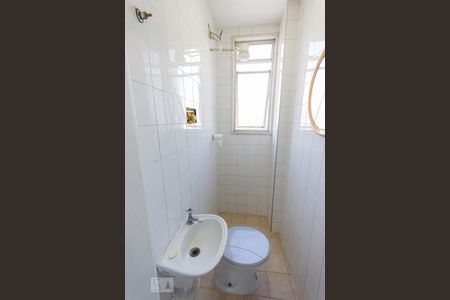 Apartamento à venda com 184m², 3 quartos e 2 vagas Apartamento à venda com 184m², 3 quartos e 2 vagasBanheiro de Serviço