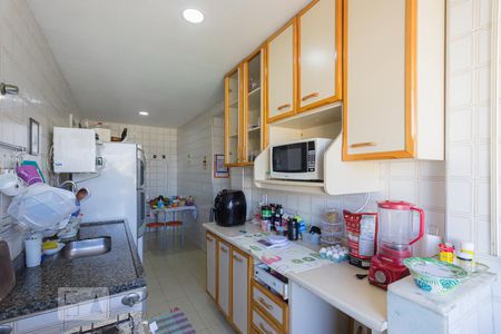 Apartamento à venda com 184m², 3 quartos e 2 vagas Apartamento à venda com 184m², 3 quartos e 2 vagasCozinha