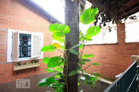 Casa à venda com 350m², 5 quartos e 4 vagas Casa à venda com 350m², 5 quartos e 4 vagasJardim de inverno