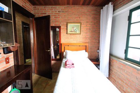 Casa à venda com 350m², 5 quartos e 4 vagas Casa à venda com 350m², 5 quartos e 4 vagasQuarto 2