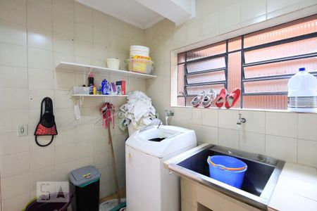 Casa à venda com 350m², 5 quartos e 4 vagas Casa à venda com 350m², 5 quartos e 4 vagasEdícula - Lavanderia