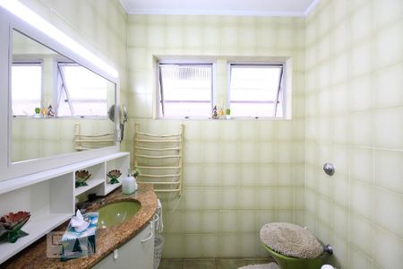 Casa à venda com 350m², 5 quartos e 4 vagas Casa à venda com 350m², 5 quartos e 4 vagasBanheiro Social