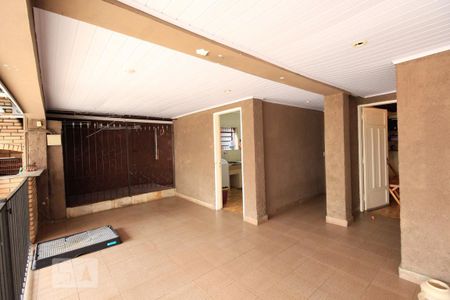 Casa à venda com 350m², 5 quartos e 4 vagas Casa à venda com 350m², 5 quartos e 4 vagasÁrea comum