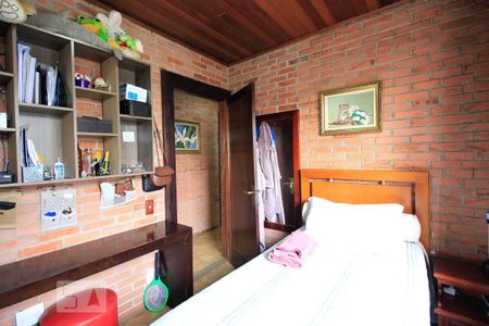 Casa à venda com 350m², 5 quartos e 4 vagas Casa à venda com 350m², 5 quartos e 4 vagasQuarto 2