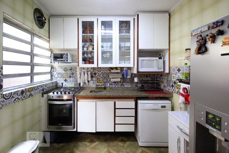 Casa à venda com 350m², 5 quartos e 4 vagas Casa à venda com 350m², 5 quartos e 4 vagasCozinha