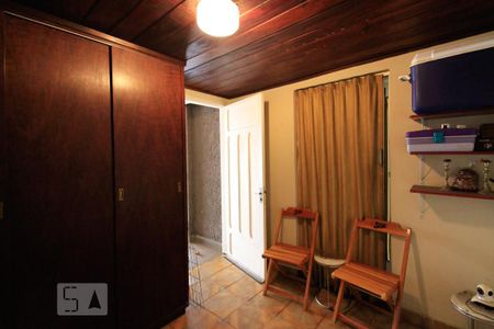 Casa à venda com 350m², 5 quartos e 4 vagas Casa à venda com 350m², 5 quartos e 4 vagasEdícula - Quarto 2