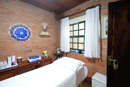 Casa à venda com 350m², 5 quartos e 4 vagas Casa à venda com 350m², 5 quartos e 4 vagasQuarto 1