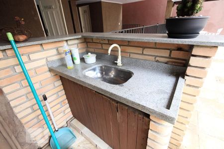 Casa à venda com 350m², 5 quartos e 4 vagas Casa à venda com 350m², 5 quartos e 4 vagasÁrea comum - Churrasqueira