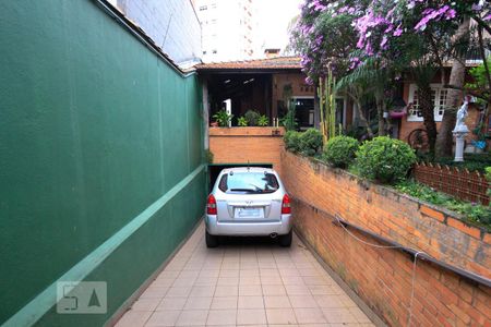 Casa à venda com 350m², 5 quartos e 4 vagas Casa à venda com 350m², 5 quartos e 4 vagasGaragem