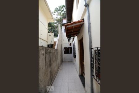 Casa à venda com 200m², 4 quartos e 2 vagasCorredor