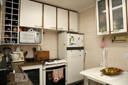 Casa à venda com 200m², 4 quartos e 2 vagasCozinha