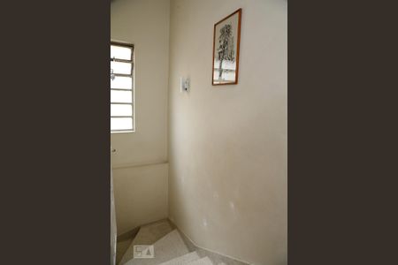 Casa à venda com 200m², 4 quartos e 2 vagasEscada