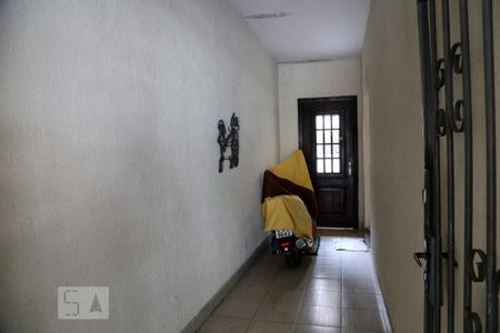 Casa à venda com 200m², 4 quartos e 2 vagasCorredor