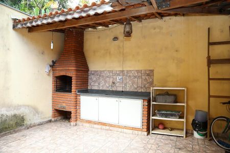 Casa à venda com 200m², 4 quartos e 2 vagasChurrasqueira