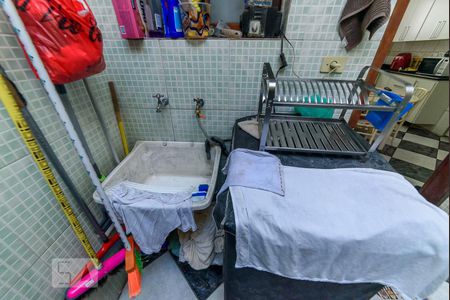 Casa à venda com 400m², 3 quartos e 8 vagas Casa à venda com 400m², 3 quartos e 8 vagasÁrea de Serviço - Tanque