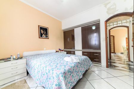 Casa à venda com 400m², 3 quartos e 8 vagas Casa à venda com 400m², 3 quartos e 8 vagasQuarto 2Quarto 2