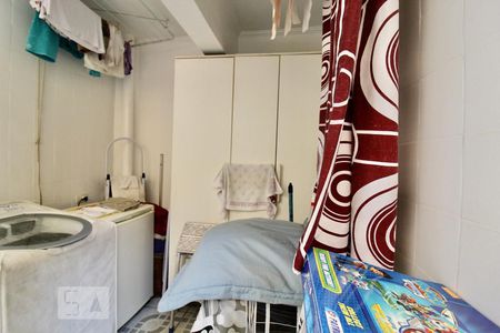 Casa à venda com 120m², 4 quartos e 2 vagas Casa à venda com 120m², 4 quartos e 2 vagasLavanderia