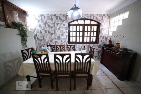 Casa à venda com 204m², 3 quartos e 2 vagasCopa