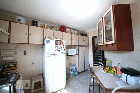 Casa à venda com 204m², 3 quartos e 2 vagasCozinha 