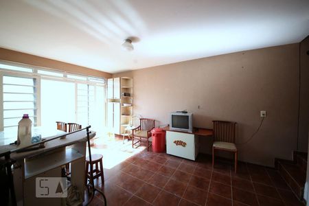 Casa à venda com 204m², 3 quartos e 2 vagasÁrea de Serviço