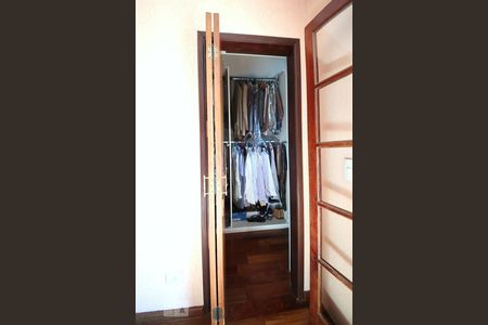 Casa à venda com 204m², 3 quartos e 2 vagasCloset 