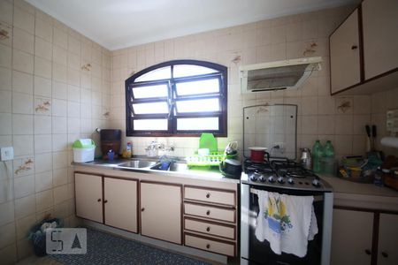 Casa à venda com 204m², 3 quartos e 2 vagasCozinha 