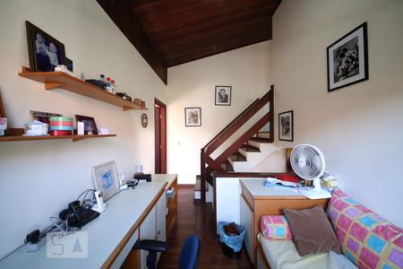 Casa à venda com 204m², 3 quartos e 2 vagasEscritório