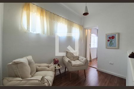 Casa à venda com 193m², 3 quartos e 2 vagasCorredor para os Quartos