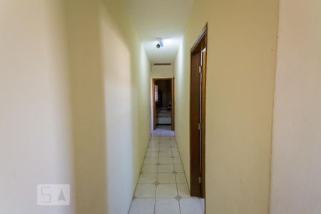 Casa à venda com 160m², 3 quartos e 4 vagasCorredor