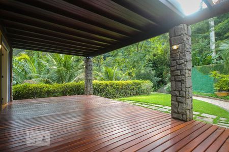 Casa de condomínio à venda com 267m², 3 quartos e 2 vagasVaranda