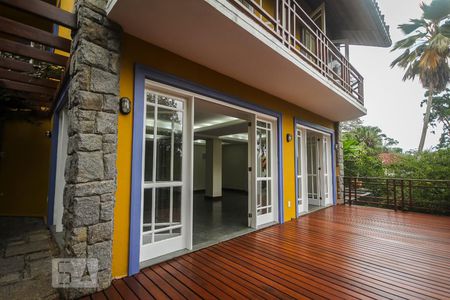 Casa de condomínio à venda com 267m², 3 quartos e 2 vagasVaranda 2