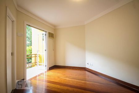 Casa de condomínio à venda com 267m², 3 quartos e 2 vagasSuíte