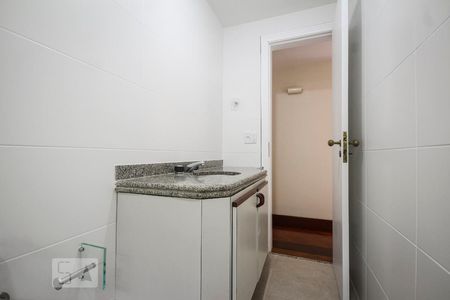 Casa de condomínio à venda com 267m², 3 quartos e 2 vagasBanheiro 2