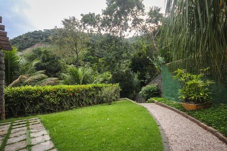 Casa de condomínio à venda com 267m², 3 quartos e 2 vagasVista