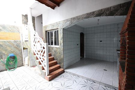 Casa à venda com 212m², 3 quartos e 2 vagasQuintal