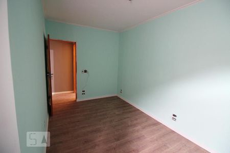 Casa à venda com 212m², 3 quartos e 2 vagasQuarto 2 