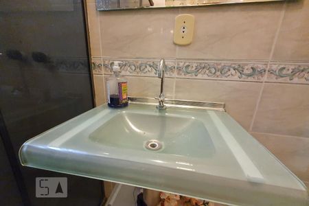 Apartamento à venda com 191m², 4 quartos e 1 vaga Apartamento à venda com 191m², 4 quartos e 1 vagaBanheiro 2