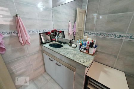 Apartamento à venda com 191m², 4 quartos e 1 vaga Apartamento à venda com 191m², 4 quartos e 1 vagaBanheiro