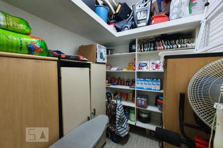 Apartamento à venda com 191m², 4 quartos e 1 vaga Apartamento à venda com 191m², 4 quartos e 1 vagaQuarto de Serviço 2