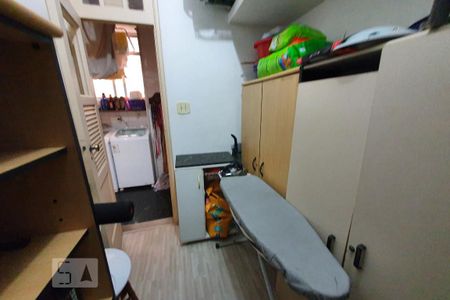 Apartamento à venda com 191m², 4 quartos e 1 vaga Apartamento à venda com 191m², 4 quartos e 1 vagaQuarto de Serviço 2