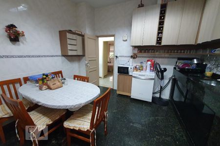 Apartamento à venda com 191m², 4 quartos e 1 vaga Apartamento à venda com 191m², 4 quartos e 1 vagaCozinha