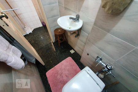 Apartamento à venda com 191m², 4 quartos e 1 vaga Apartamento à venda com 191m², 4 quartos e 1 vagaBanheiro de Serviço