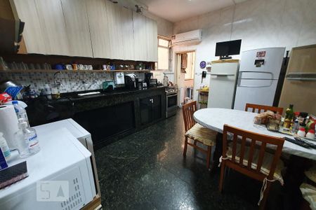 Apartamento à venda com 191m², 4 quartos e 1 vaga Apartamento à venda com 191m², 4 quartos e 1 vagaCozinha