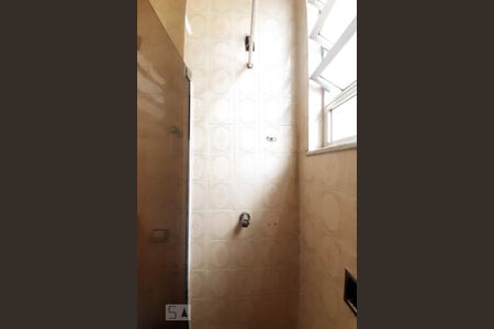 Apartamento à venda com 46m², 2 quartos e 1 vaga Apartamento à venda com 46m², 2 quartos e 1 vagaBanheiro Social