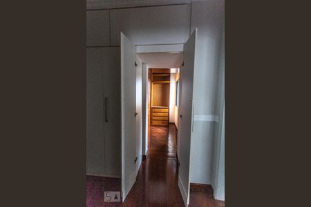 Apartamento à venda com 155m², 3 quartos e 2 vagas Apartamento à venda com 155m², 3 quartos e 2 vagasCloset