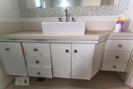 Apartamento à venda com 155m², 3 quartos e 2 vagas Apartamento à venda com 155m², 3 quartos e 2 vagasArmário