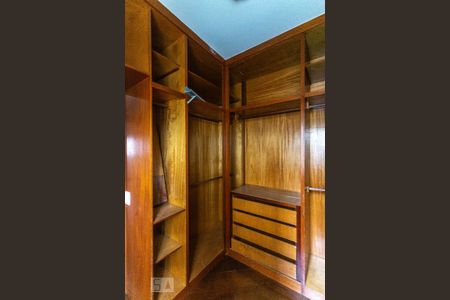 Apartamento à venda com 155m², 3 quartos e 2 vagas Apartamento à venda com 155m², 3 quartos e 2 vagasArmário