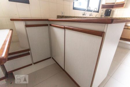 Apartamento à venda com 155m², 3 quartos e 2 vagas Apartamento à venda com 155m², 3 quartos e 2 vagasArmário