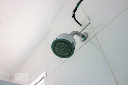 Casa de condomínio à venda com 95m², 3 quartos e 2 vagasChuveiro